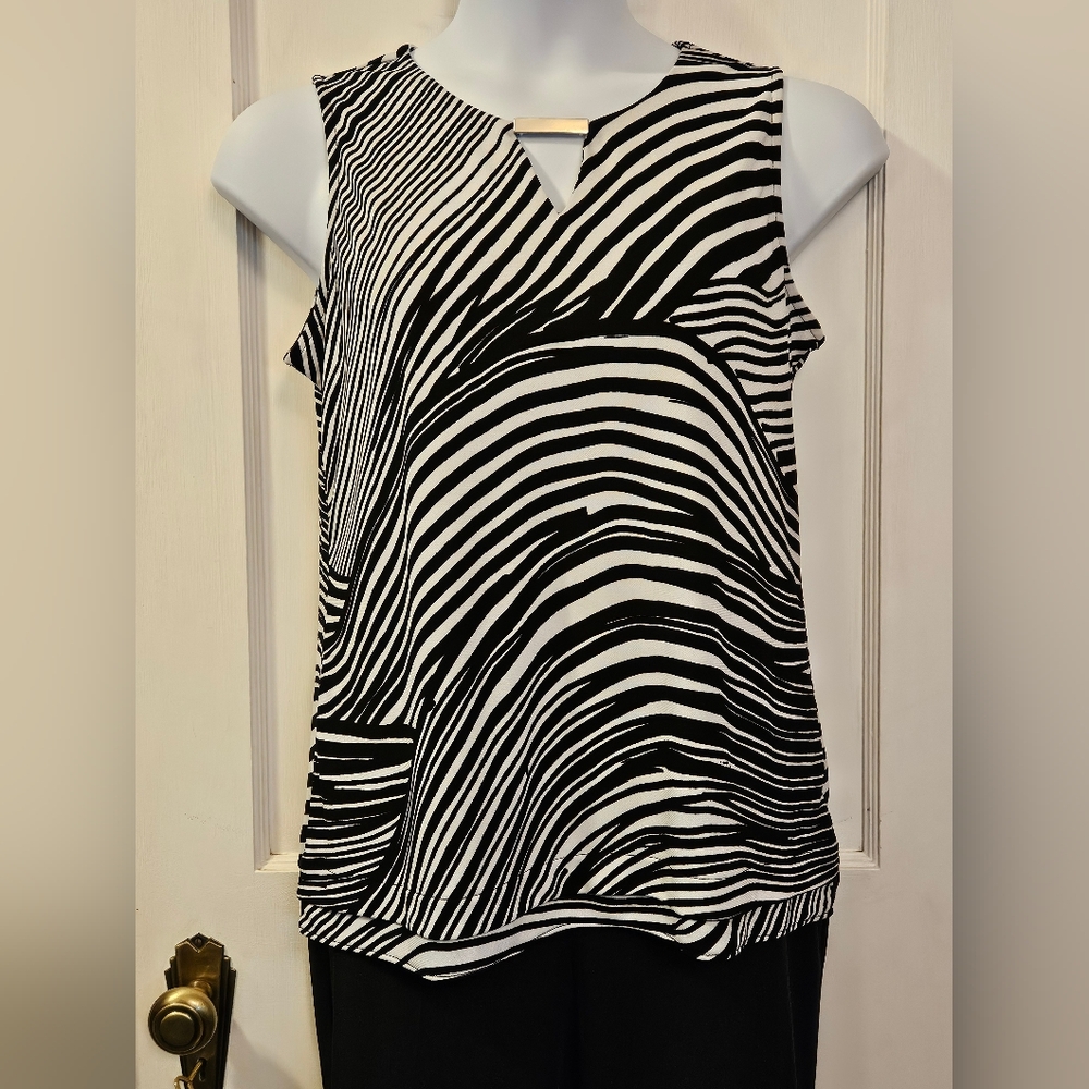 Liz Claiborne Black and White Graphic Tank Top - Size Large